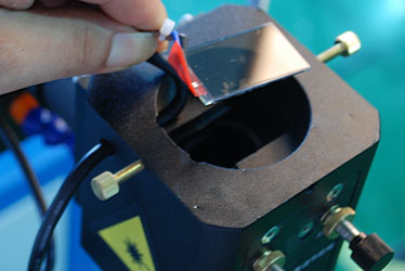 半岛(中国)模具焊液晶光闸装置