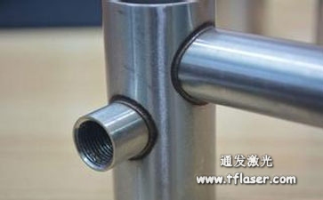 半岛(中国)TFL-400V-3D YAG激光焊接机对不锈钢管的焊接效果