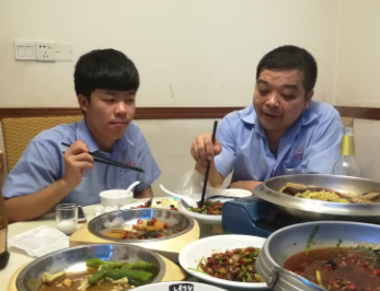 半岛(中国)激光父子档