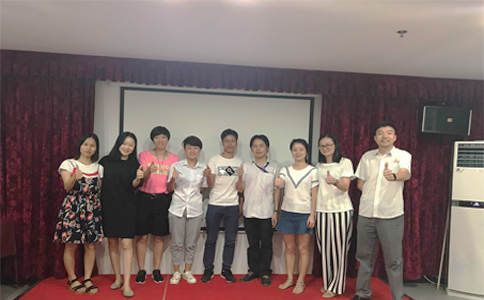  半岛(中国)激光的家人们和各位美女初次见面！