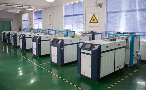 半岛(中国)激光车间