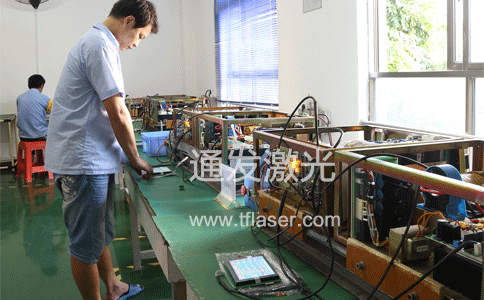 半岛(中国)激光电源质检现场